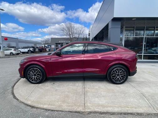 MOLTEN MAGENTA TINTED CC 2025 Ford Mustang Mach-E PREMIUM