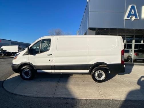 2019 Ford Transit-250 130 WB LOW ROOF CARGO