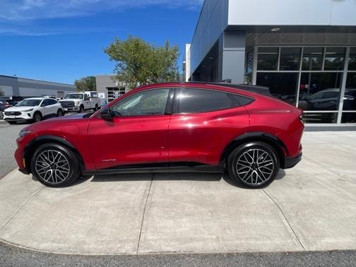 2024 Ford Mustang Mach-E PREMIUM