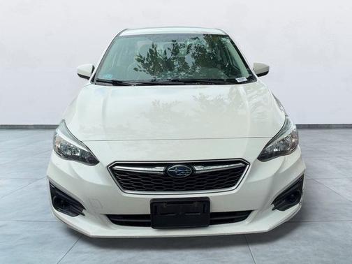 Crystal White Silica 2019 Subaru Impreza 2.0I PREMIUM