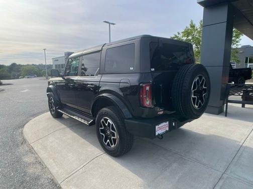 SHADOW BLACK 2025 Ford Bronco OUTER BANKS