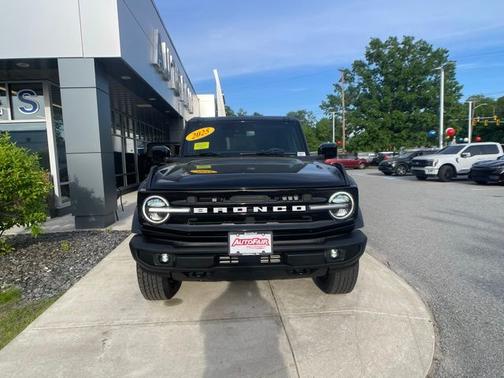 SHADOW BLACK 2025 Ford Bronco OUTER BANKS