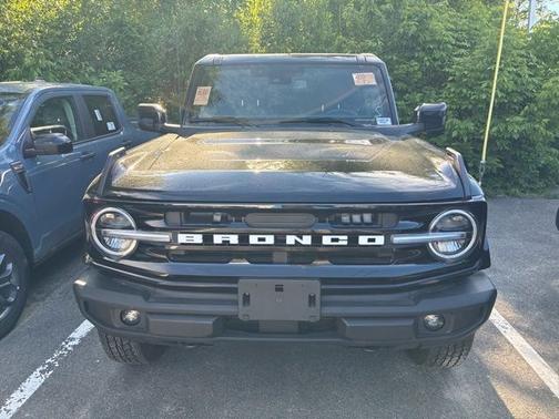 SHADOW BLACK 2025 Ford Bronco OUTER BANKS