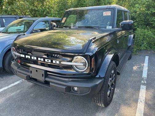 SHADOW BLACK 2025 Ford Bronco OUTER BANKS