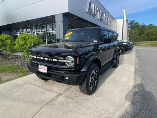 SHADOW BLACK 2025 Ford Bronco OUTER BANKS