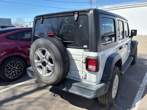 Bright White Clearcoat 2018 Jeep Wrangler Unlimited SPORT