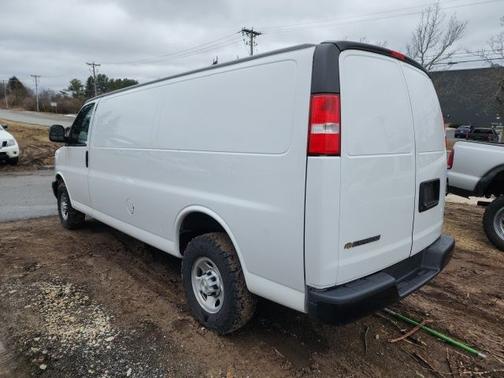 Summit White 2022 Chevrolet Express 3500 WORK VAN
