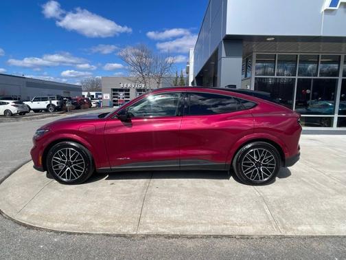 MOLTEN MAGENTA TINTED CC 2025 Ford Mustang Mach-E PREMIUM