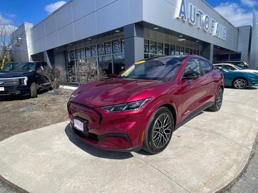 MOLTEN MAGENTA TINTED CC 2025 Ford Mustang Mach-E PREMIUM