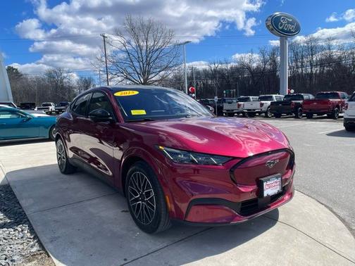 MOLTEN MAGENTA TINTED CC 2025 Ford Mustang Mach-E PREMIUM