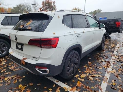 2024 Volkswagen Taos 1.5T SE