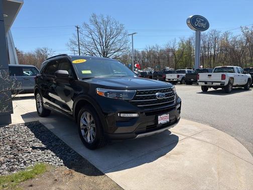 AGATE BLACK METALLIC 2022 Ford Explorer XLT