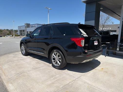 AGATE BLACK METALLIC 2022 Ford Explorer XLT