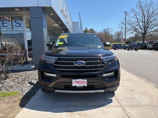 AGATE BLACK METALLIC 2022 Ford Explorer XLT