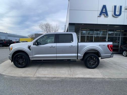ICONIC SILVER METALLIC 2021 Ford F-150 XLT