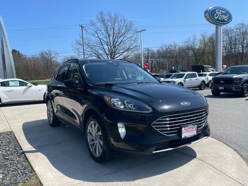 2022 Ford Escape TITANIUM