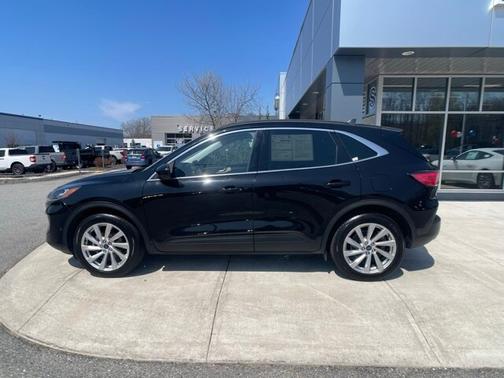 2022 Ford Escape TITANIUM