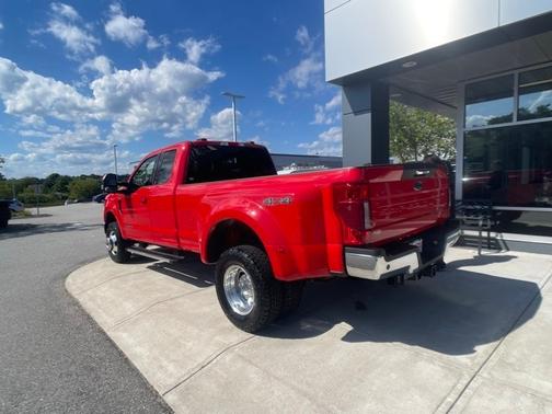 2022 Ford F-350 LARIAT SUPER DUTY