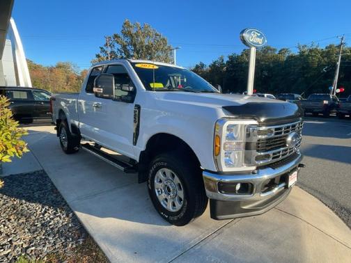 OXFORD WHITE 2024 Ford F-250 XLT