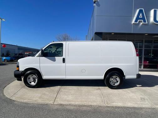 Summit White 2020 Chevrolet Express 2500 WORK VAN