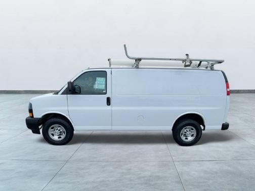 Summit White 2022 Chevrolet Express 2500 WORK VAN