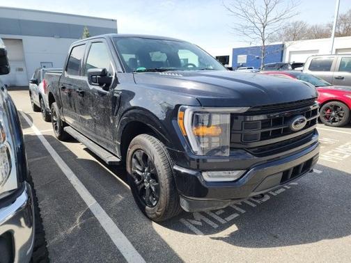 AGATE BLACK METALLIC 2022 Ford F-150 XLT