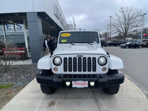 Bright White Clearcoat 2017 Jeep Wrangler Unlimited SAHARA