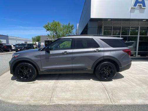 CARBONIZED GRAY METALLIC 2023 Ford Explorer ST-LINE