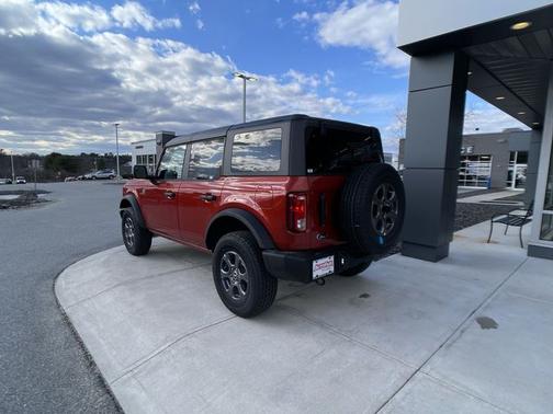 HOT PEPPER RED MET TINT CC 2023 Ford Bronco BIG BEND