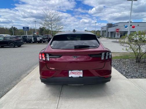MOLTEN MAGENTA TINTED CC 2025 Ford Mustang Mach-E PREMIUM