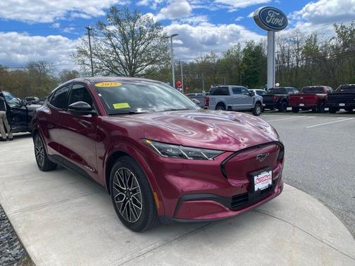 MOLTEN MAGENTA TINTED CC 2025 Ford Mustang Mach-E PREMIUM