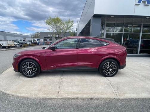 MOLTEN MAGENTA TINTED CC 2025 Ford Mustang Mach-E PREMIUM