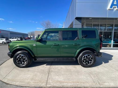 ERUPTION GREEN METALLIC 2025 Ford Bronco OUTER BANKS