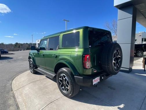 ERUPTION GREEN METALLIC 2025 Ford Bronco OUTER BANKS