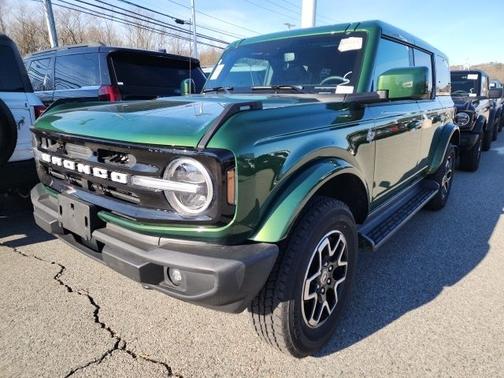 ERUPTION GREEN METALLIC 2025 Ford Bronco OUTER BANKS