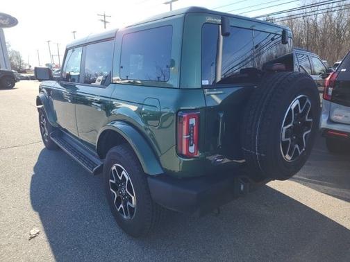ERUPTION GREEN METALLIC 2025 Ford Bronco OUTER BANKS
