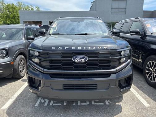 AGATE BLACK METALLIC 2025 Ford Expedition ACTIVE