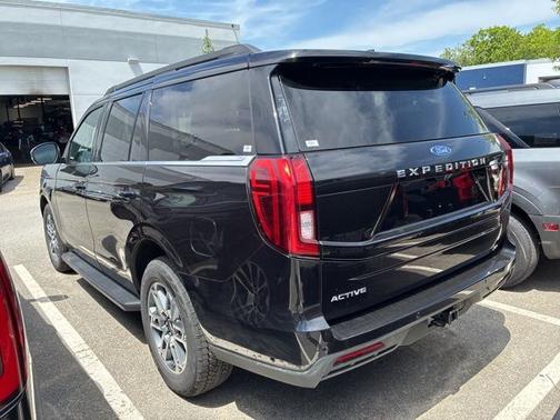 AGATE BLACK METALLIC 2025 Ford Expedition ACTIVE