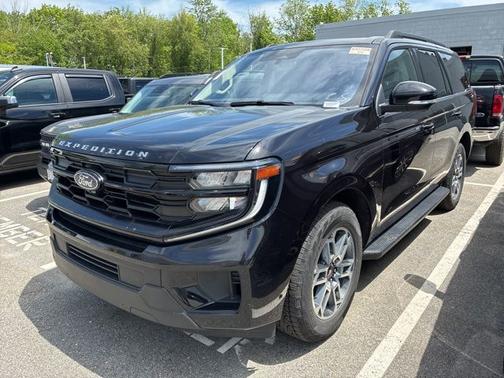 AGATE BLACK METALLIC 2025 Ford Expedition ACTIVE