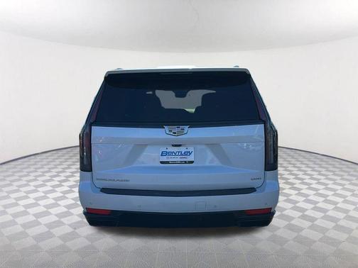 2022 Cadillac Escalade ESV Sport