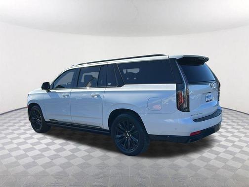 2022 Cadillac Escalade ESV Sport