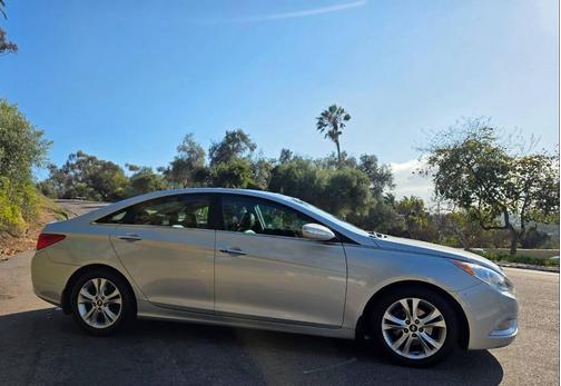 Harbor Gray Metallic 2012 Hyundai SONATA Limited