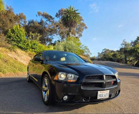 Pitch Black 2013 Dodge Charger R/T