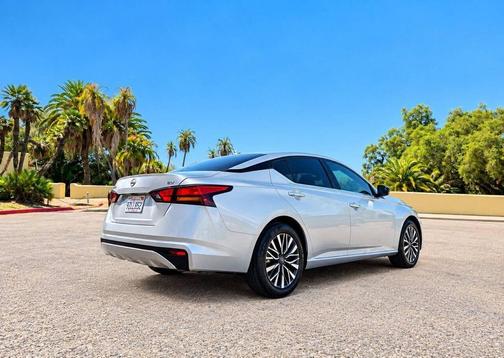 Brilliant Silver Metallic 2024 Nissan Altima 2.5 SV