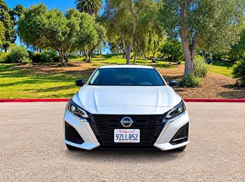 Brilliant Silver Metallic 2024 Nissan Altima 2.5 SV