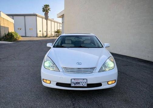 Crystal White 2003 Lexus ES 300 Base