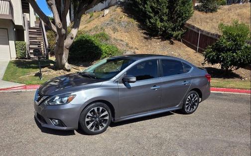 Gun Metallic 2019 Nissan Sentra SR
