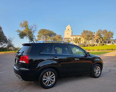 Ebony Black 2012 Kia Sorento SX