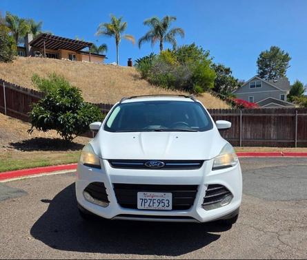 White Platinum Metallic Tri-Coat 2014 Ford Escape SE