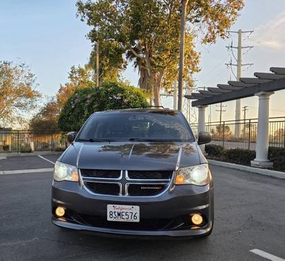 Granite Pearlcoat 2017 Dodge Grand Caravan SXT